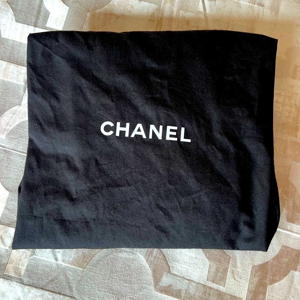 💎💎AUTHENTIC CHANEL Black Drawstring Bag⭐️💎 - Picture 4 of 6